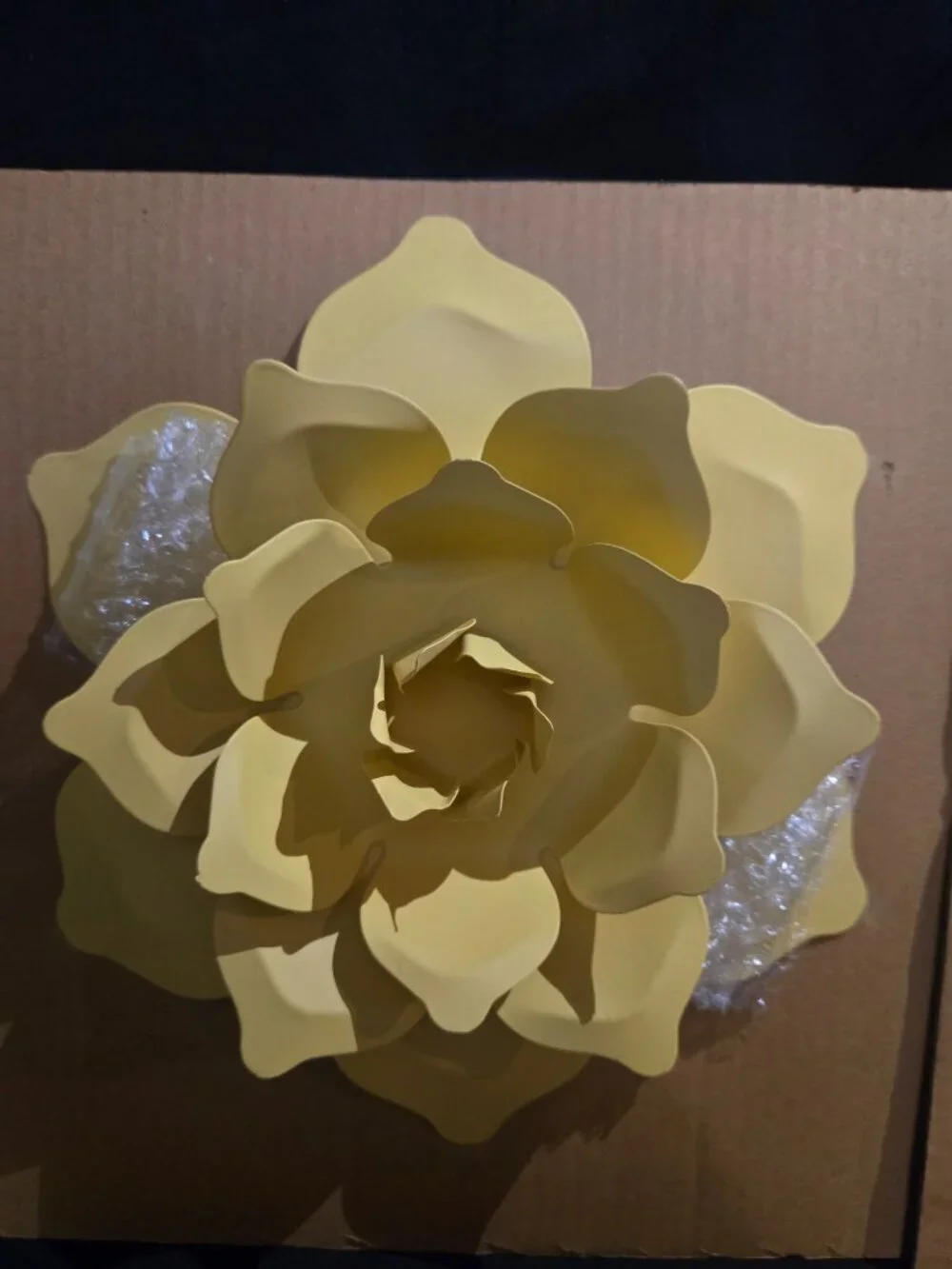 Pottery Barn Kids Metal Flower Wall Decor Set of 4 White Yellow New